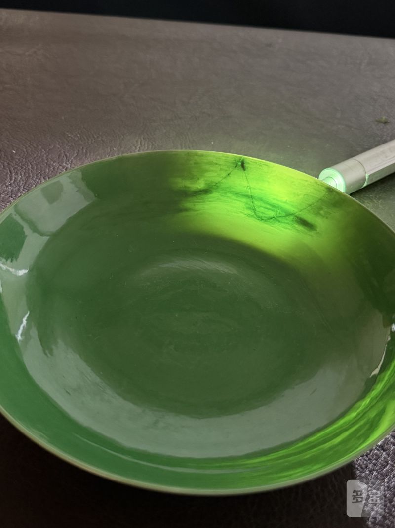 清雍正 瓜皮绿釉暗刻花卉纹盘 - 图17